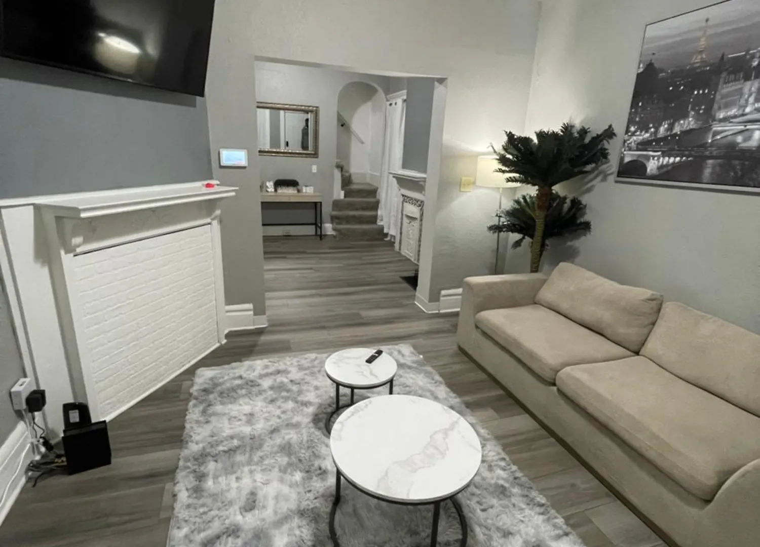 Chic Contemporary & Spacious 3Br Townhome كولومبوس